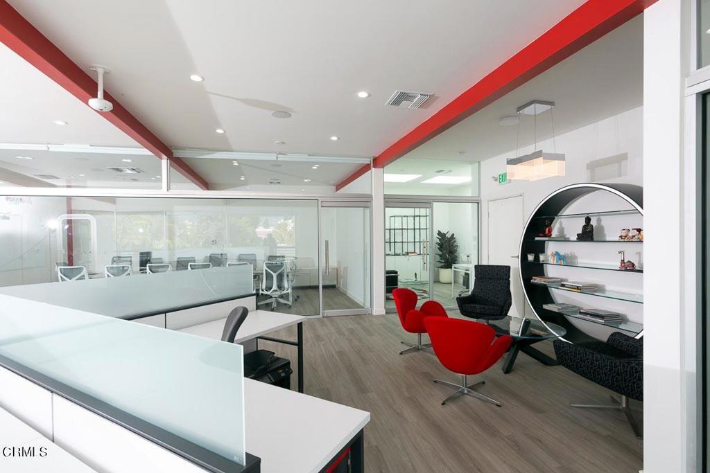 60 W Bellevue Drive