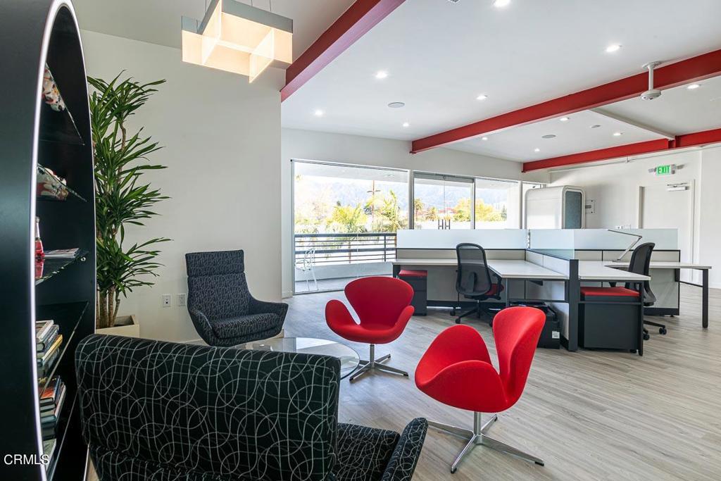60 W Bellevue Drive