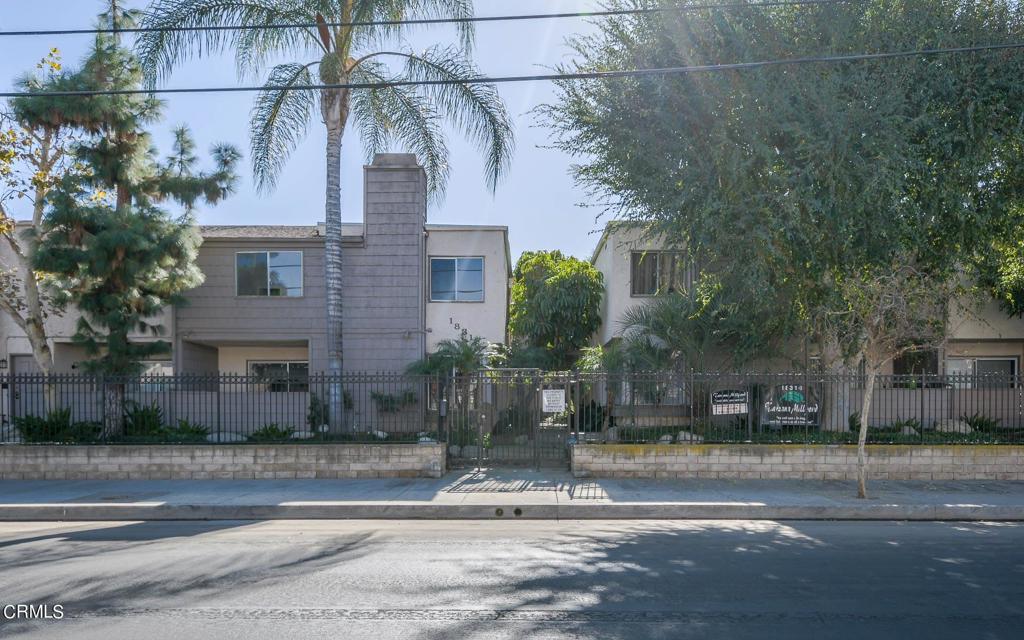 18316 Hatteras Street Unit: 8