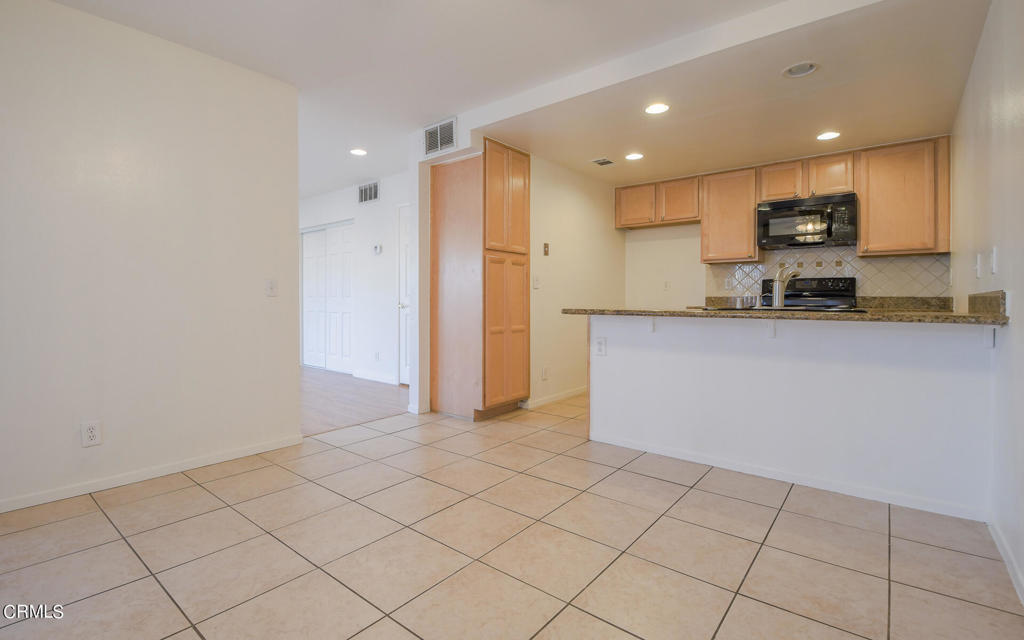 18316 Hatteras Street Unit: 8