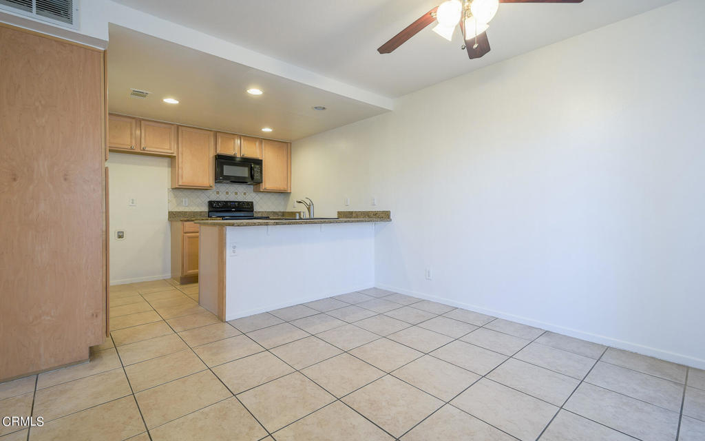 18316 Hatteras Street Unit: 8