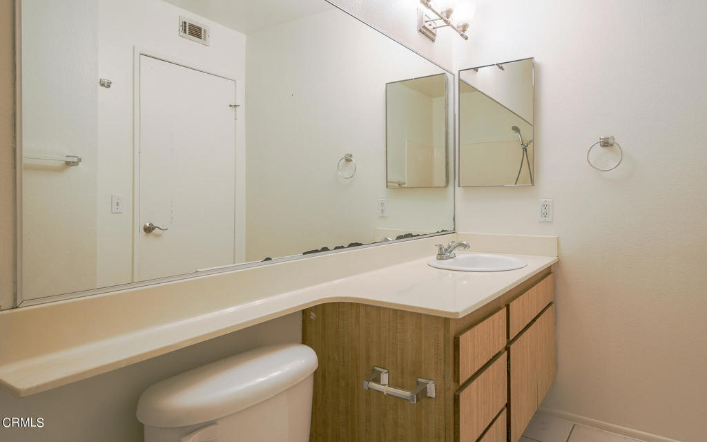 18316 Hatteras Street Unit: 8
