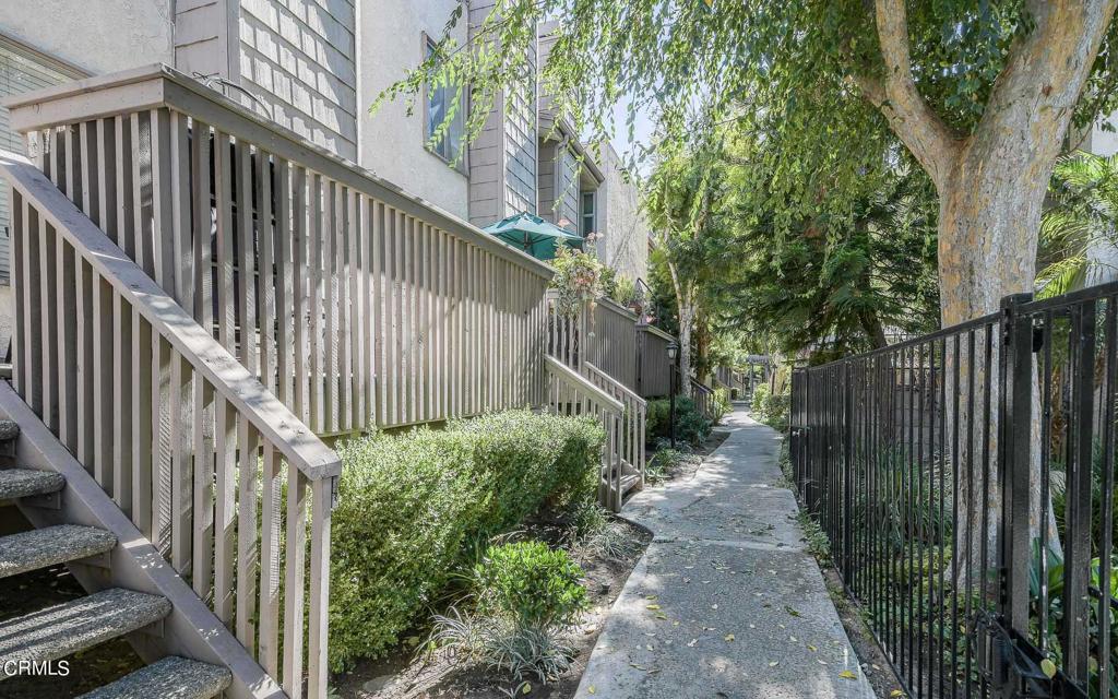 18316 Hatteras Street Unit: 8