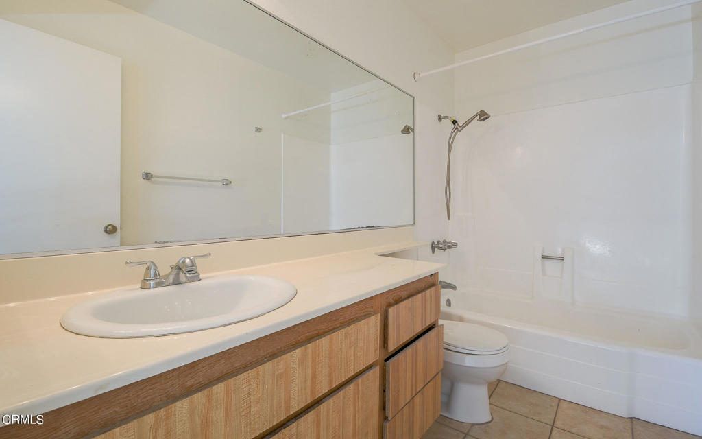 18316 Hatteras Street Unit: 8