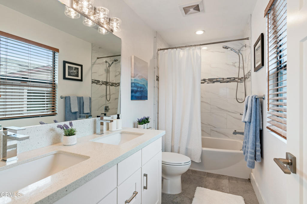 549 N Wilson Avenue Unit: 5