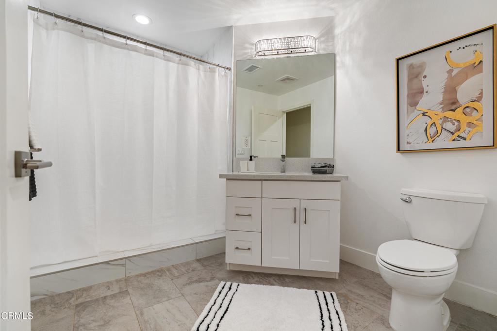 549 N Wilson Avenue Unit: 5