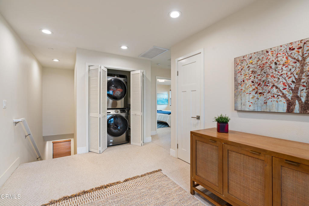 549 N Wilson Avenue Unit: 5