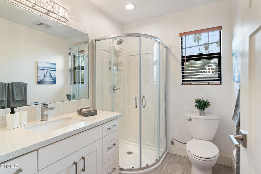 549 N Wilson Avenue Unit: 5