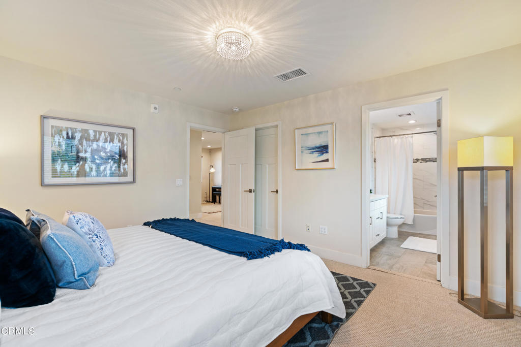 549 N Wilson Avenue Unit: 5