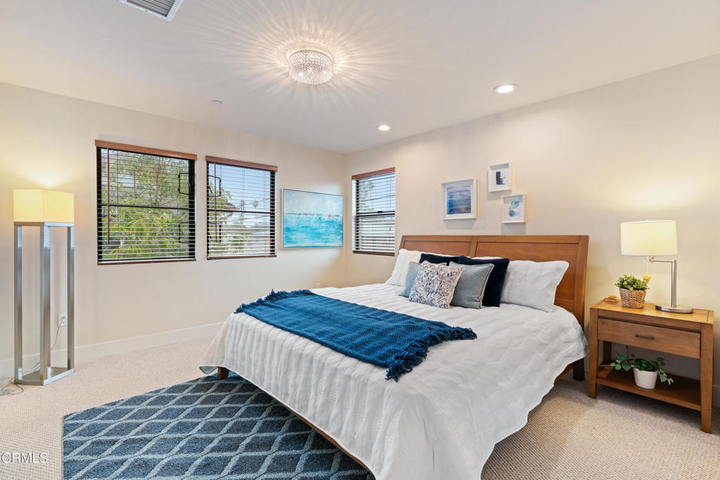 549 N Wilson Avenue Unit: 5