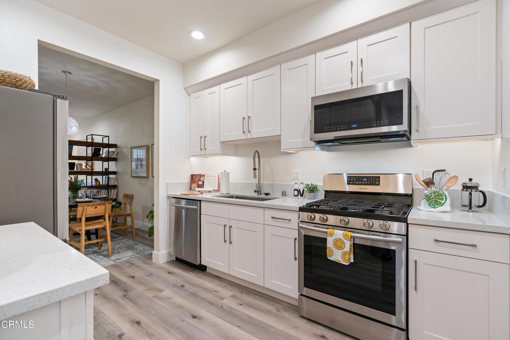 549 N Wilson Avenue Unit: 5