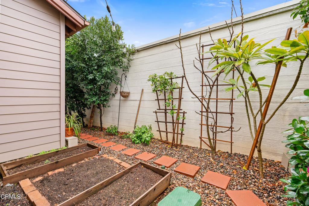 549 N Wilson Avenue Unit: 5