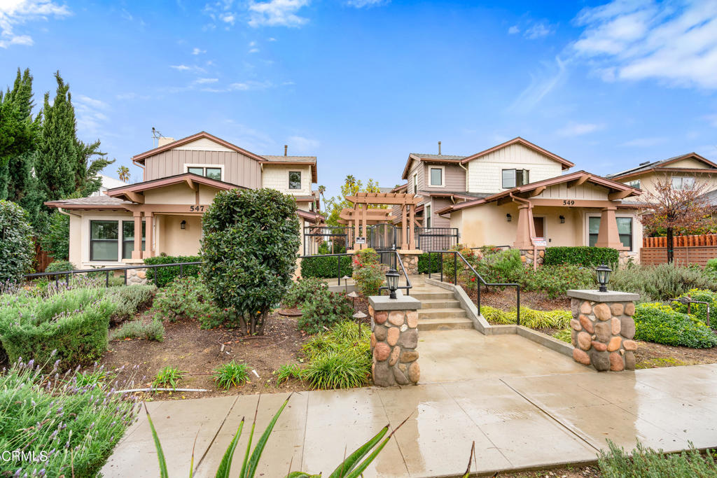 549 N Wilson Avenue Unit: 5