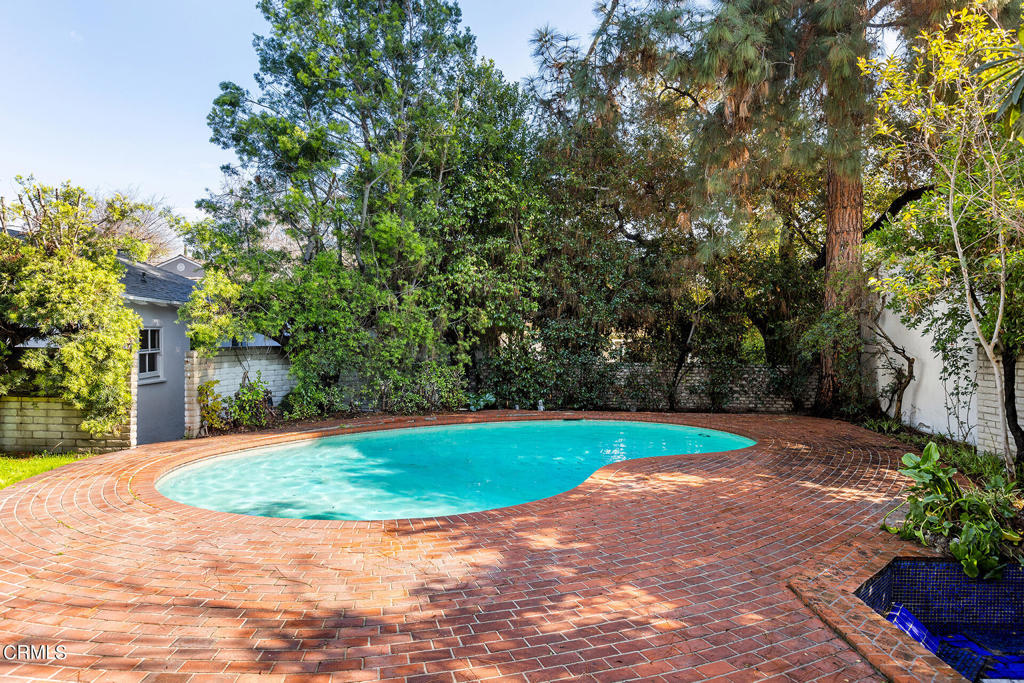 734 Sierra Madre Boulevard