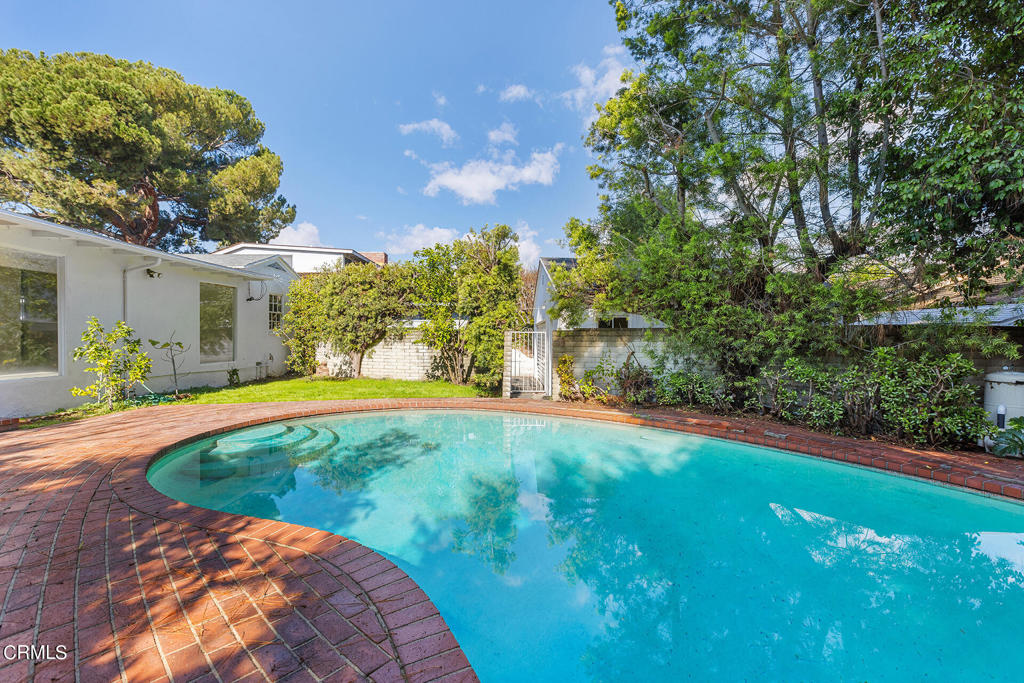 734 Sierra Madre Boulevard