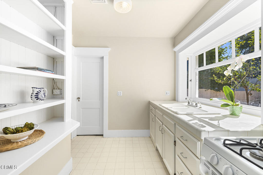 476 W California Boulevard