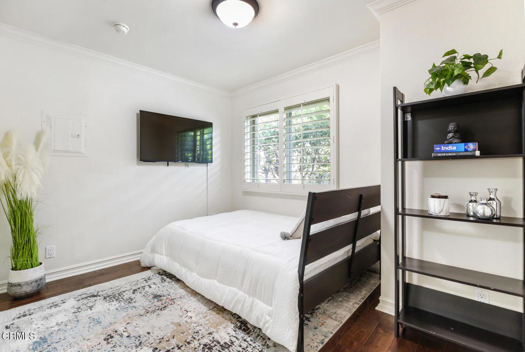 420 S Oak Knoll Avenue 6