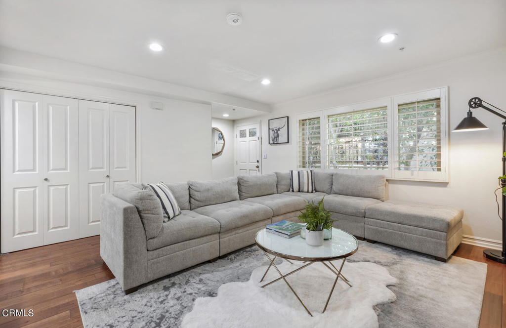 420 S Oak Knoll Avenue 6