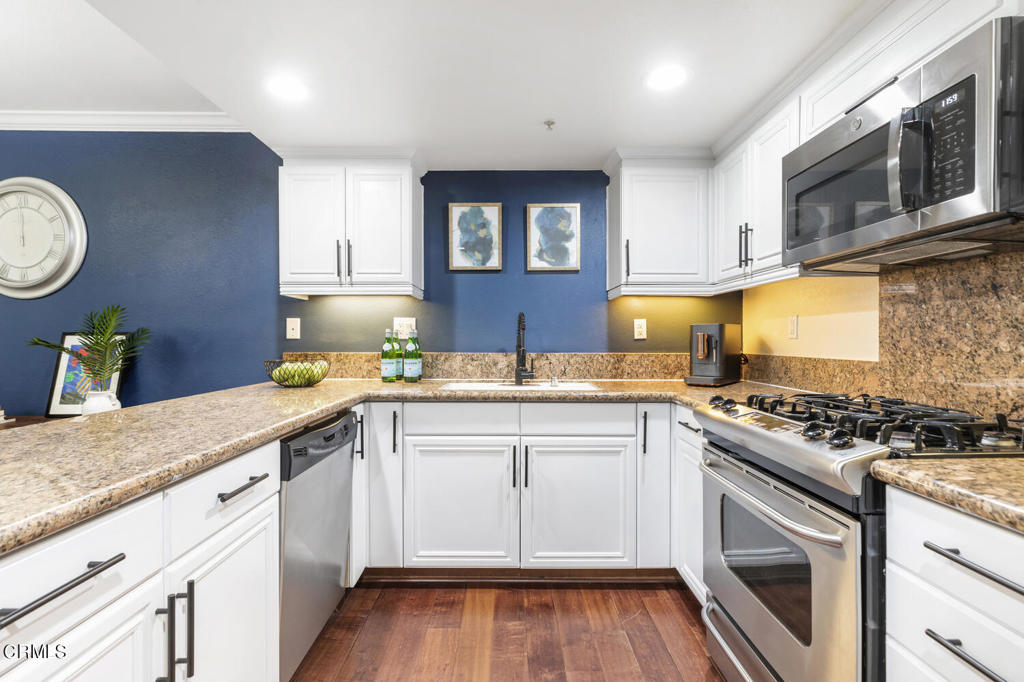 420 S Oak Knoll Avenue 6