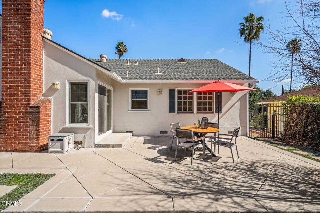 1221 S Los Robles Avenue