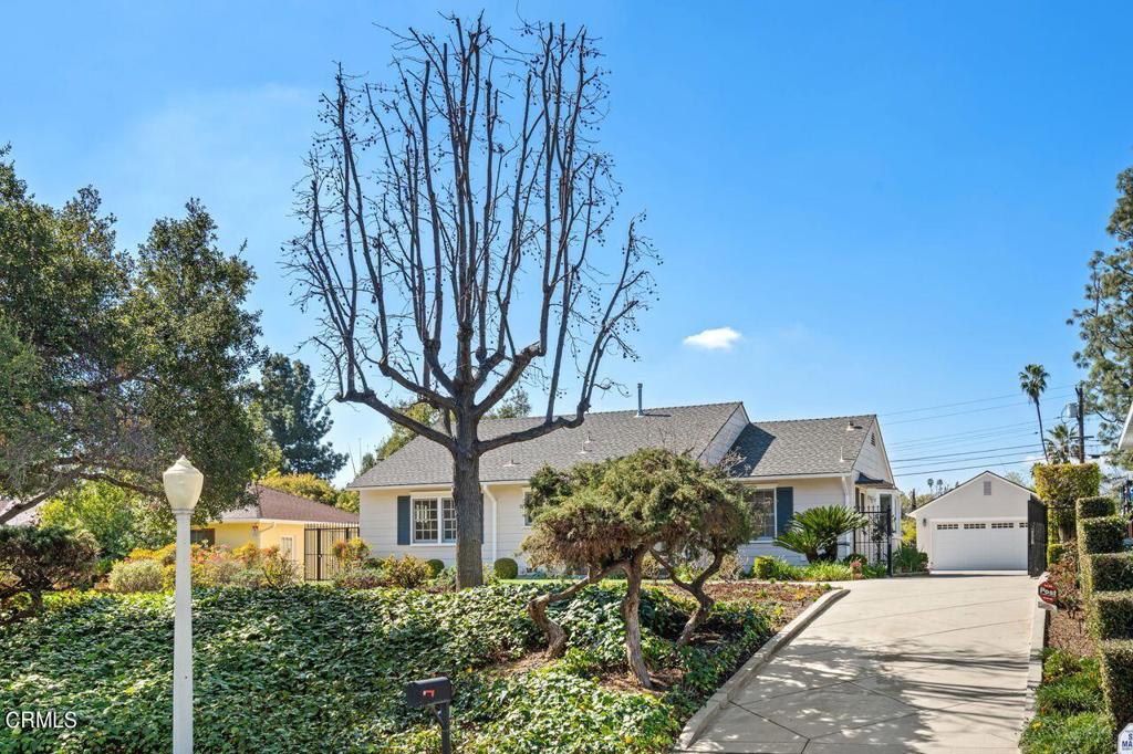 1221 S Los Robles Avenue