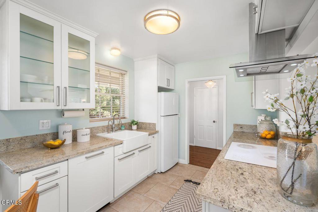 1221 S Los Robles Avenue