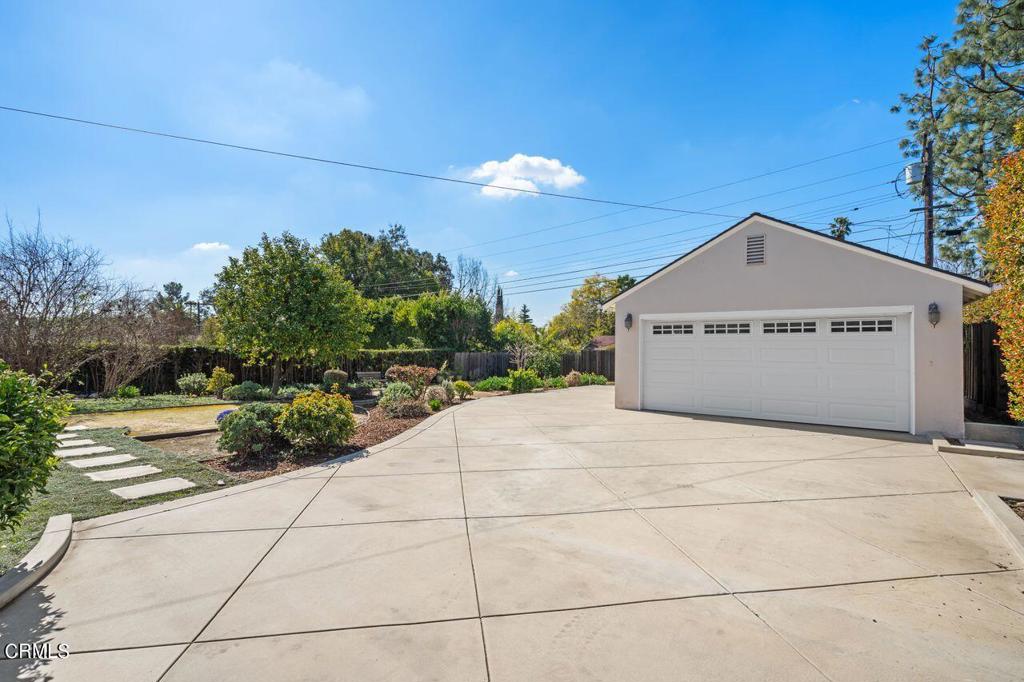 1221 S Los Robles Avenue