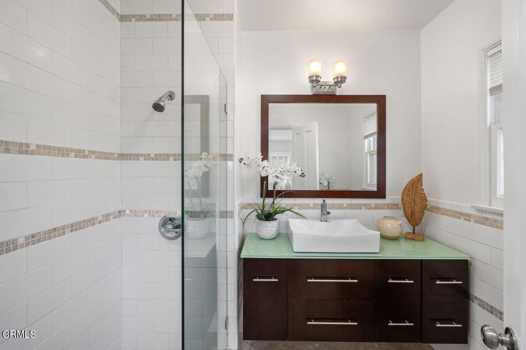 1221 S Los Robles Avenue