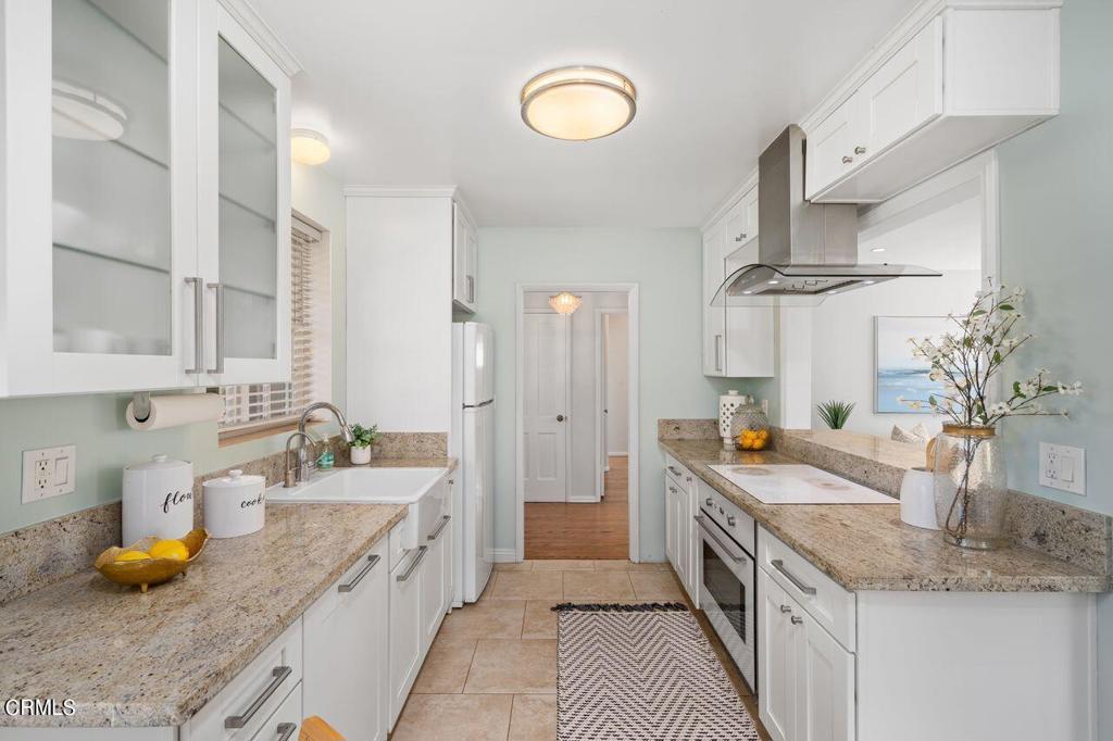 1221 S Los Robles Avenue