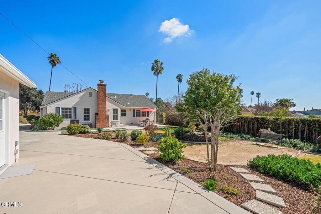 1221 S Los Robles Avenue