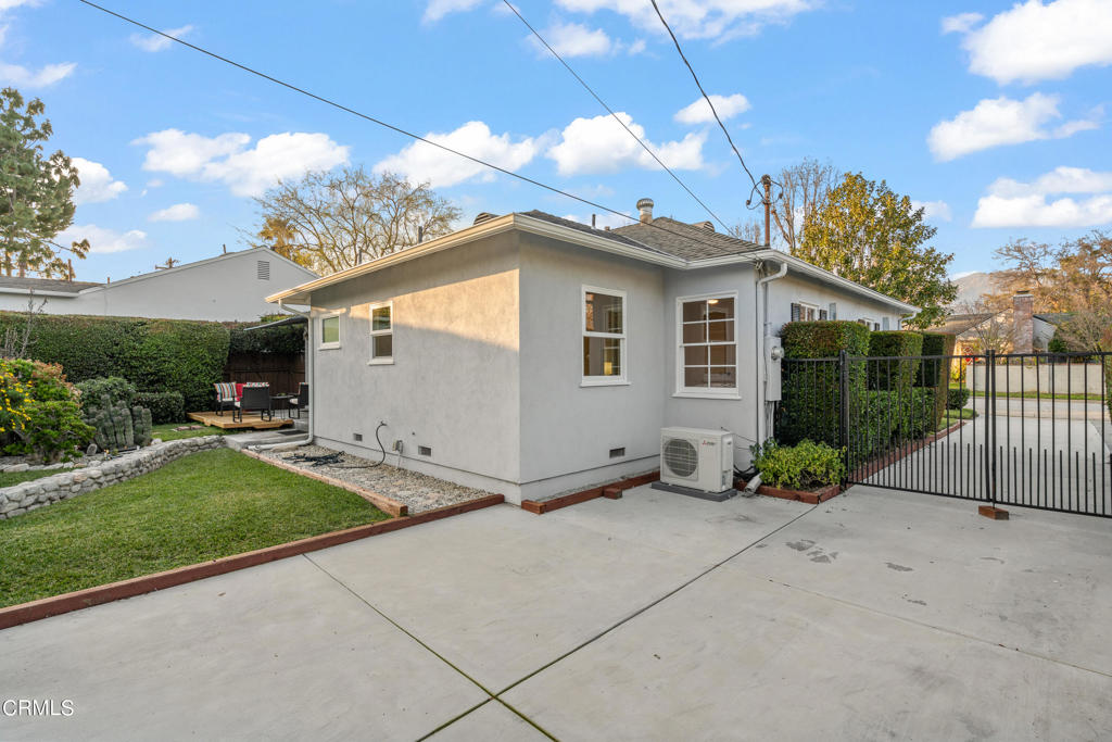 2616 Topsfield Street