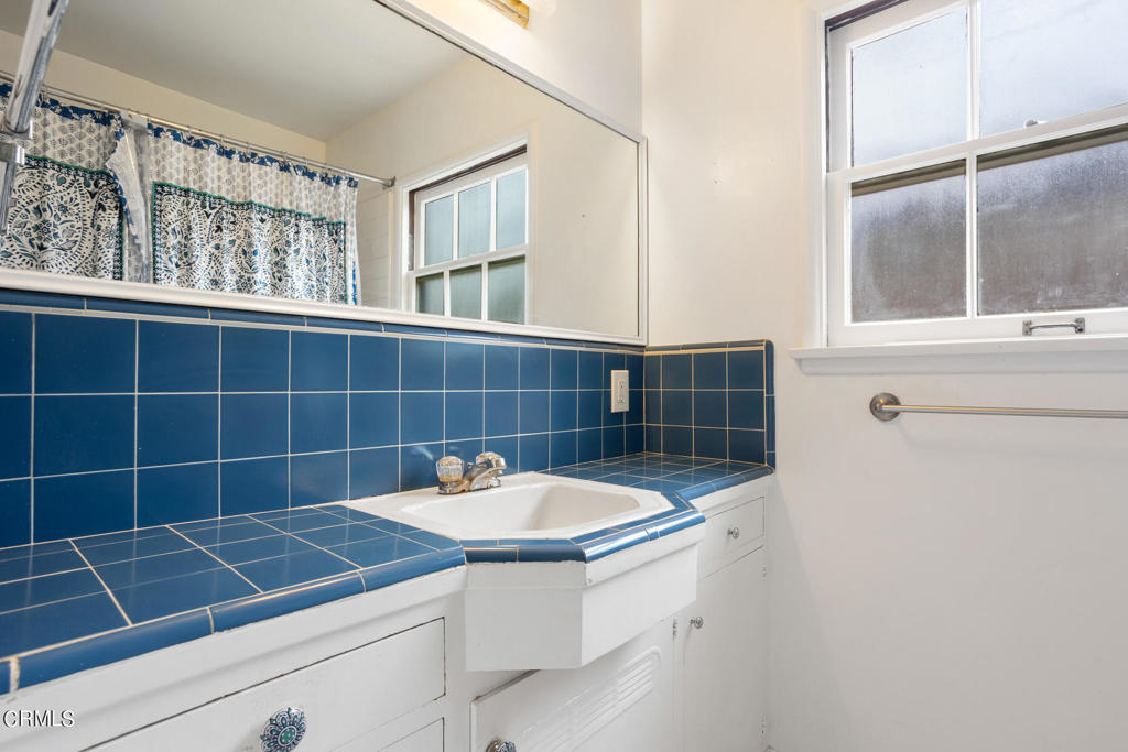 1715 E Calaveras Street