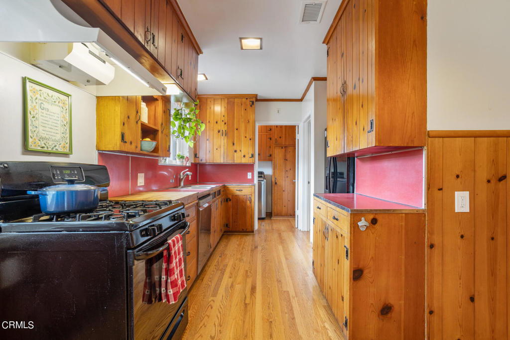 1715 E Calaveras Street