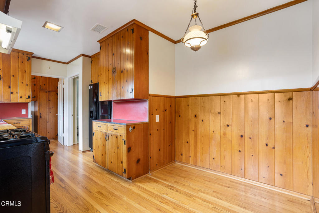 1715 E Calaveras Street