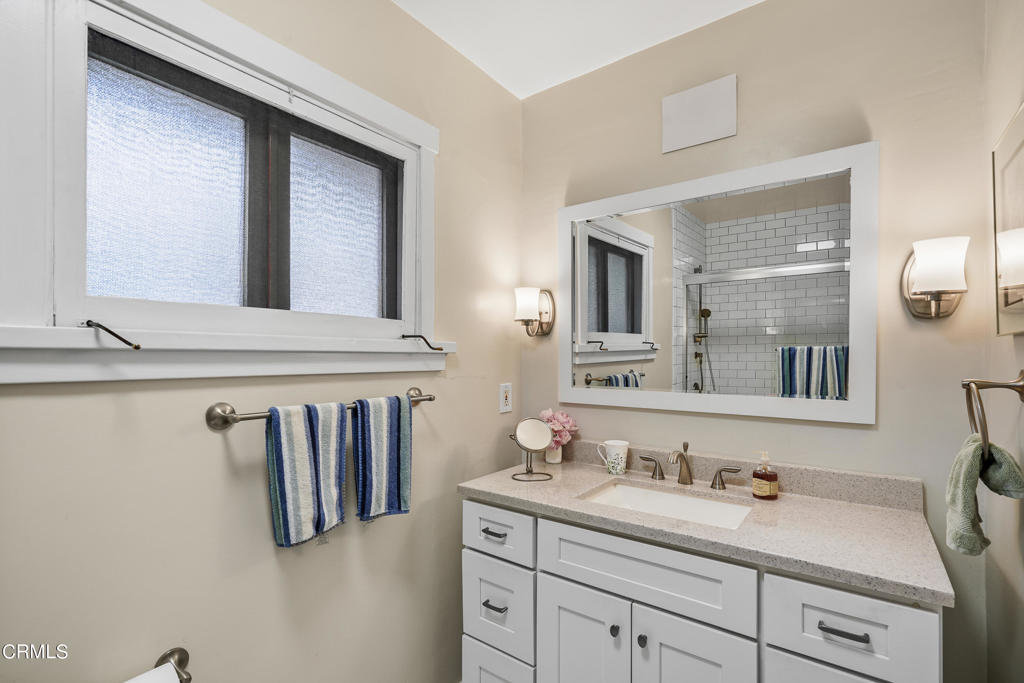 330 S Oakland Avenue 8