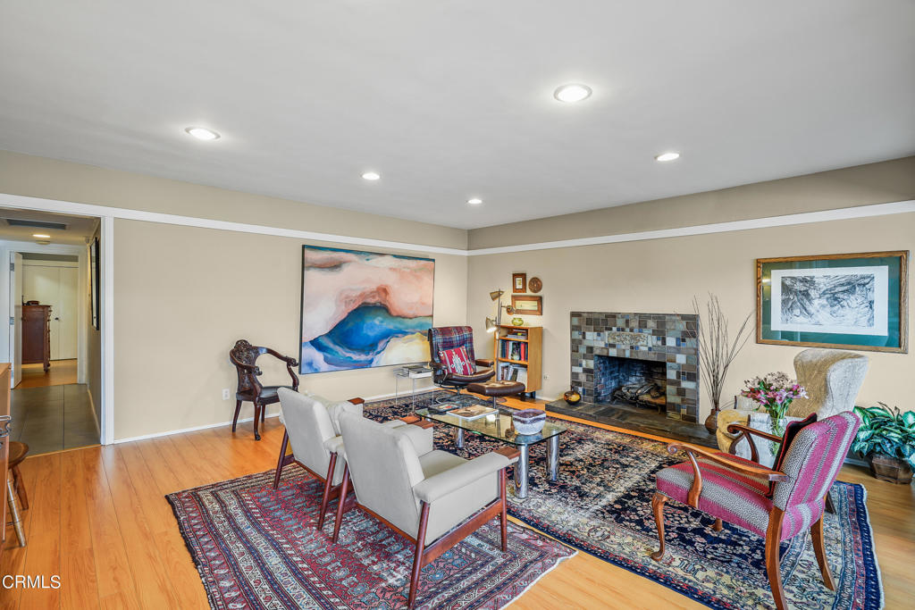 330 S Oakland Avenue 8