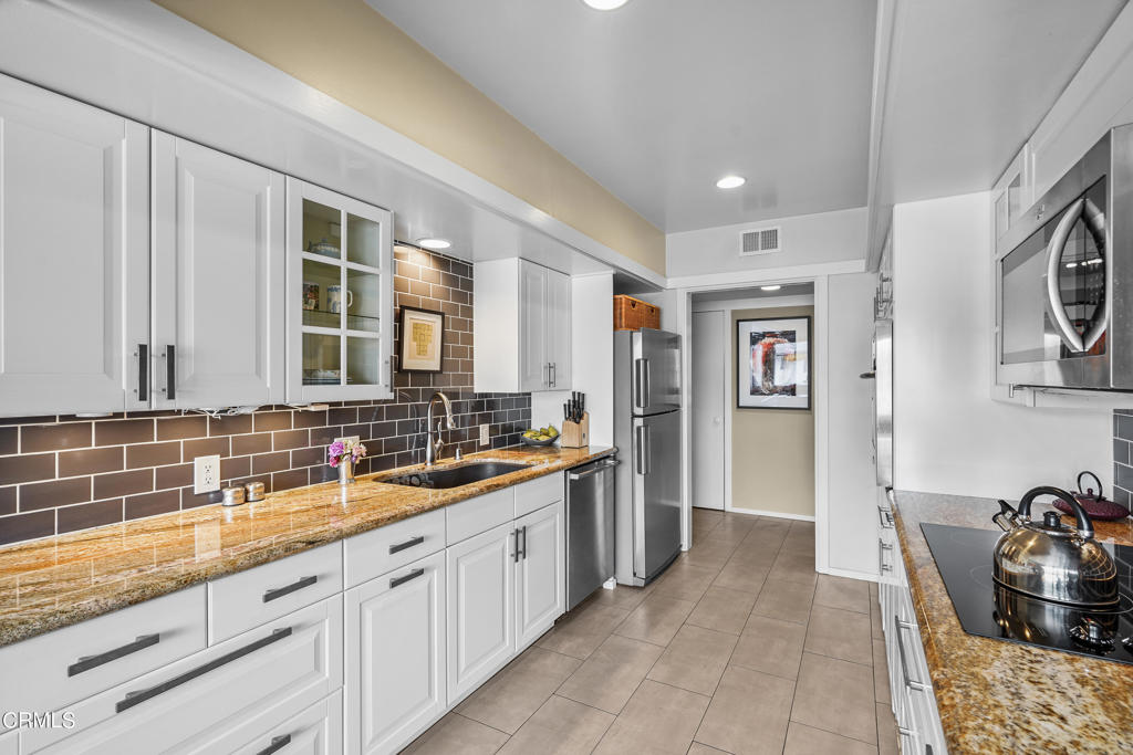 330 S Oakland Avenue 8