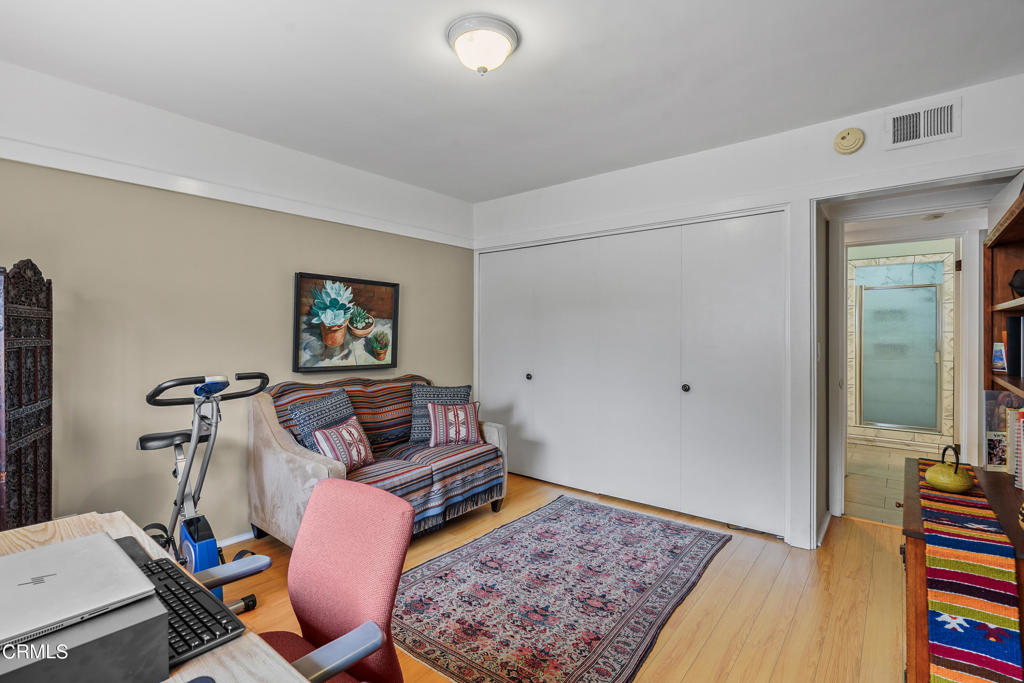 330 S Oakland Avenue 8