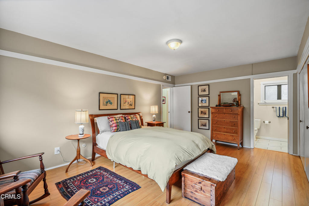 330 S Oakland Avenue 8