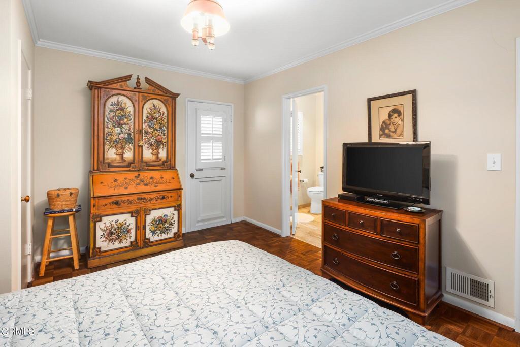 1060 San Marino Avenue