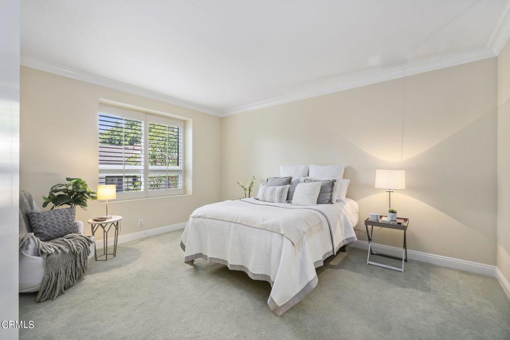 700 S Lake Avenue 220