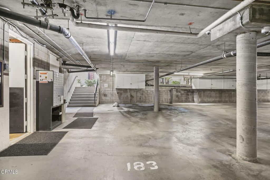 700 S Lake Avenue 220