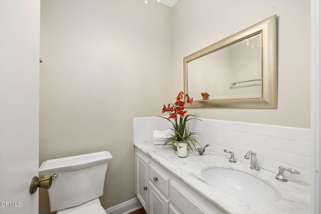 700 S Lake Avenue 220