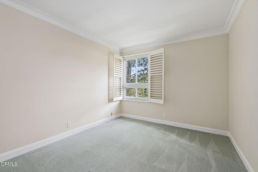 700 S Lake Avenue 220