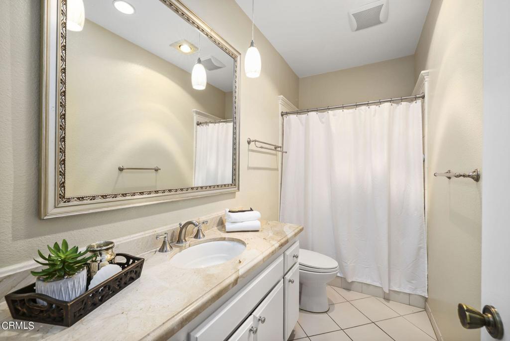 700 S Lake Avenue 220