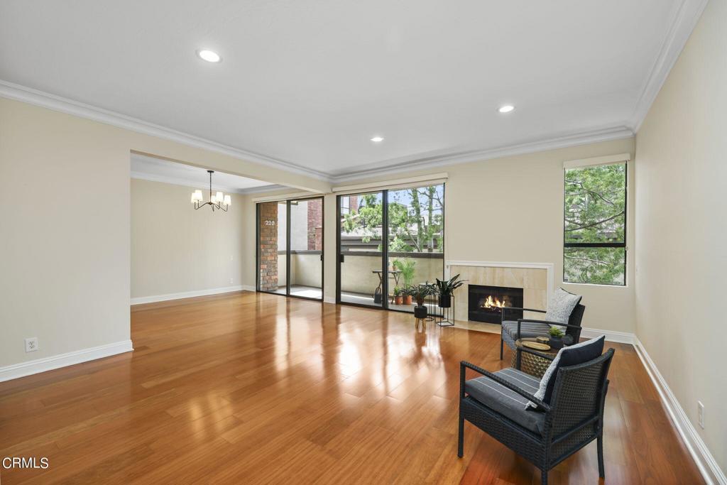 700 S Lake Avenue 220