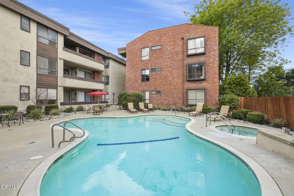 700 S Lake Avenue 220