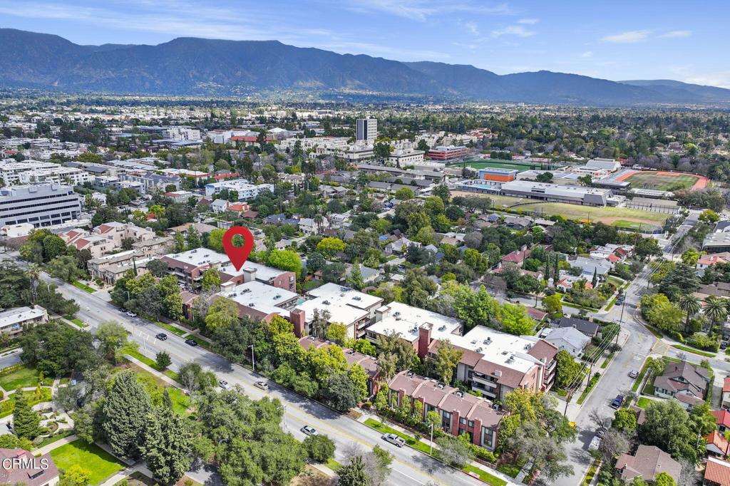 700 S Lake Avenue 220