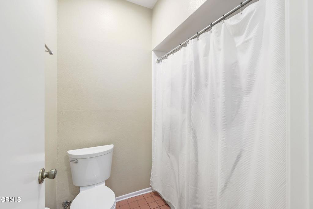 700 S Lake Avenue 220