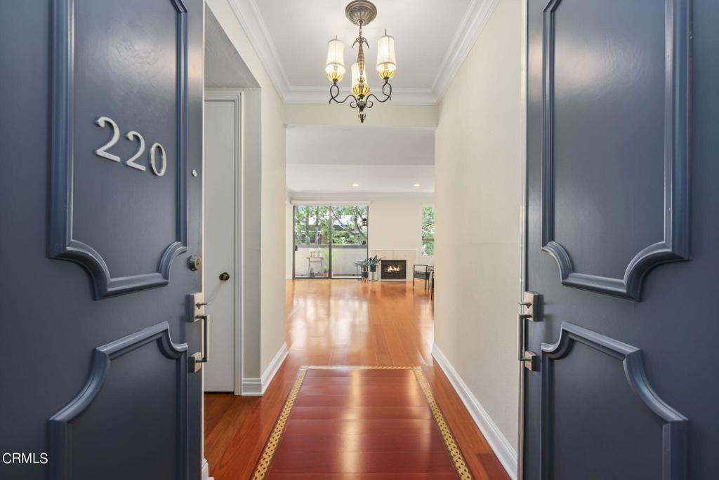 700 S Lake Avenue 220